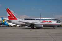 OE-LNO @ VIE - Lauda Air Boeing 737-700 - by Yakfreak - VAP