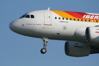 EC-JXA @ EBBR - arrival of flight IB3216 to rwy 25L