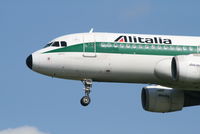 I-BIKL @ EBBR - arrival of flight AZ150 to rwy 25L