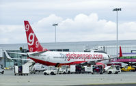 G-CDEG @ EGPF - G-CDEG At Glasgow airport When it was operated by Globespan,it is now LN-KHD With Norwegian air shuttle - by Mike stanners