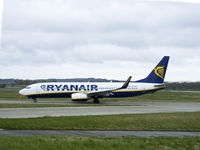 EI-DHV @ EGPH - RYR B737 taxiing to rwy06 at EDI - by Mike stanners