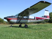N3785D @ 85N - Jump plane at Hollands Field