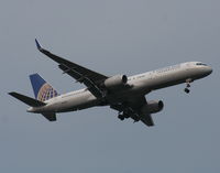 N17126 @ MCO - Continental 757-200 - by Florida Metal