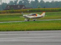 N213TC @ I95 - Back-taxiing RWY 22 at Kenton, Ohio