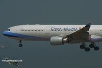 B-18352 @ VHHH - China Airlines - by Michel Teiten ( www.mablehome.com )