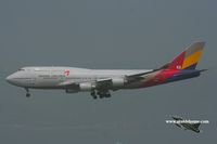HL7421 @ VHHH - Asiana Airlines - by Michel Teiten ( www.mablehome.com )