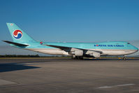 HL7605 @ VIE - Korean Air Boeing 747-400 - by Yakfreak - VAP