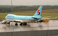 HL7434 @ VIE - Korean Air Cargo Boeing 747-4B5F(SCD)