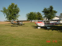 N4468R @ LITCHFIELD - Posing with her older cousin - by David Hast