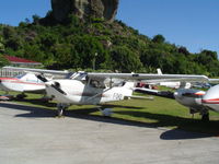 F-OHQI @ TFFJ - CESSNA 172R SKYHAWK - by DELCROIX THIERRY