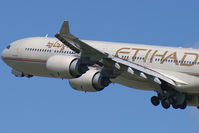 A6-EHF @ EGLL - Etihad Airways Airbus A340-600 - by Thomas Ramgraber-VAP