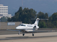N3725L @ SMO - N3725L about to kiss RWY 21 - by Torsten Hoff