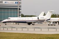 P4-SVM @ LOWW - EMB135 - by Andy Graf-VAP