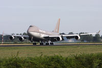 HL7420 @ EHAM - AMS Trip - by Peter Pabel
