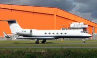 N73M @ EGGW - Gulf V taxies out at Luton - by Terry Fletcher