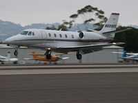 N689QS @ SMO - N689QS arriving on RWY 21 - by Torsten Hoff