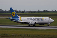 UR-GAK @ VIE - Boeing 737-5Y0 - by Juergen Postl