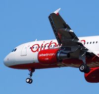 D-ABDT @ LOWW - Air Berlin
