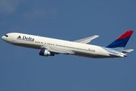 N181DN @ LOWW - Delta
