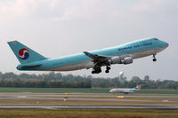 HL7449 @ VIE - Korean Air Cargo Boeing 747-4B5F(SCD) - by Aviona