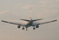 OE-LAW @ VIE - Austrian Airlines Boeing 767-300 - by Yakfreak - VAP