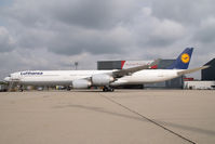 D-AIHK @ VIE - Lufthansa Airbus 340-600 - by Yakfreak - VAP