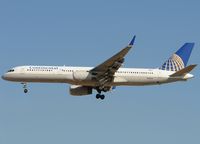 N34131 @ LEBL - Continental on final to RWY 25R. - by Jorge Molina