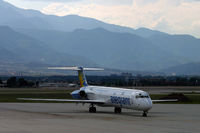 N866GA @ KCOS - Rolling up to the gate at Colorado Springs.