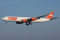 PT-MSN @ LOWW - A345