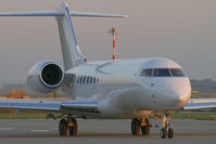 VP-BEB @ VIE - Bombardier Globalexpress - by Thomas Ramgraber-VAP