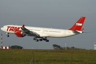 PT-MSN @ LOWW - rare visitor