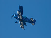 N540BE @ SMO - N540BE in a steep climb after departing on RWY 21 - by Torsten Hoff