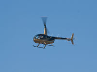 N91AV @ SMO - N91AV arriving sbove RWY 21 - by Torsten Hoff
