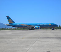 VN-A141 @ VVDN - Vietnam Airlines - by Henk Geerlings