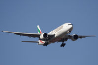 A6-EMJ @ VIE - Boeing 777-21H (ER) - by Juergen Postl