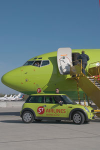 VP-BQF @ VIE - S7 Boeing 737-800 - by Yakfreak - VAP