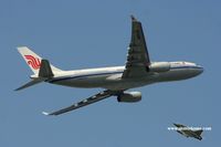 B-6130 @ VHHH - Air China - by Michel Teiten ( www.mablehome.com )