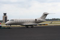 N41DP @ ORL - Bombardier Challenger 300