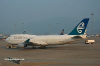 ZK-NBU @ VHHH - Air New Zealand - by Michel Teiten ( www.mablehome.com )