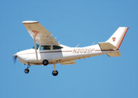 N202SP @ KAPA - On final approach to 17R.