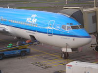 PH-BXB @ EHAM - KLM B737 at the gate, Schiphol - by Henk Geerlings