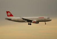 HB-IJN @ VIE - Swiss Airbus A320-214