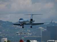 N499QS @ SMO - N499QS on short final to RWY 21 - by Torsten Hoff