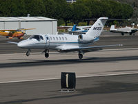 N413CS @ SMO - N413CS arriving on RWY 21 - by Torsten Hoff