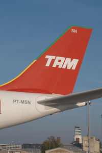 PT-MSN @ VIE - TAM Airbus 340-500 - by Yakfreak - VAP