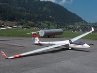 HB-3032 @ LSGK - LS7-WL in Saanen - by Peter Bollinger