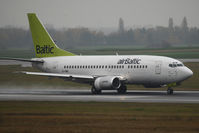 YL-BBD @ VIE - Boeing 737-53S - by Juergen Postl