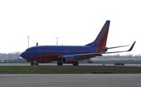 N233LV @ KCMH - Boeing 737-700 - by Mark Pasqualino