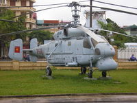 7511 - Hanoi , Air Force museum - by Henk Geerlings