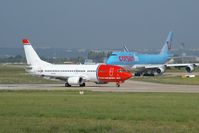 LN-KKC @ LFPO - Norwegian 737-300
